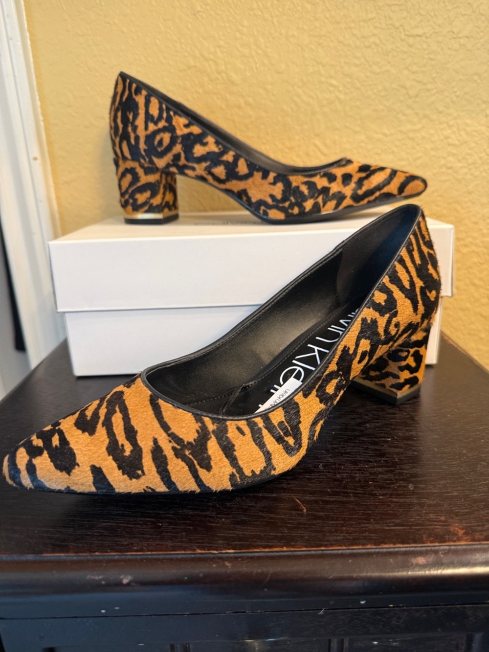 NEW Calvin Klein Nita Pump